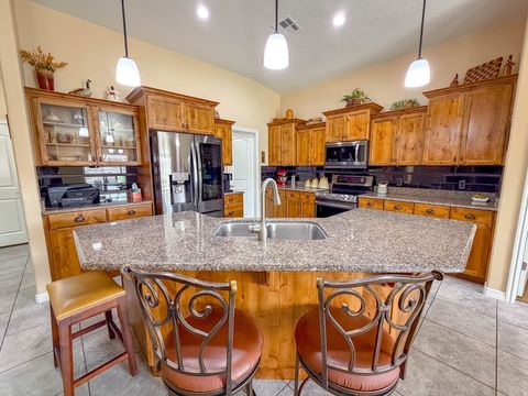 Tiny photo for 3571 W 250 N, Hurricane, UT 84737 (MLS # 2143923)