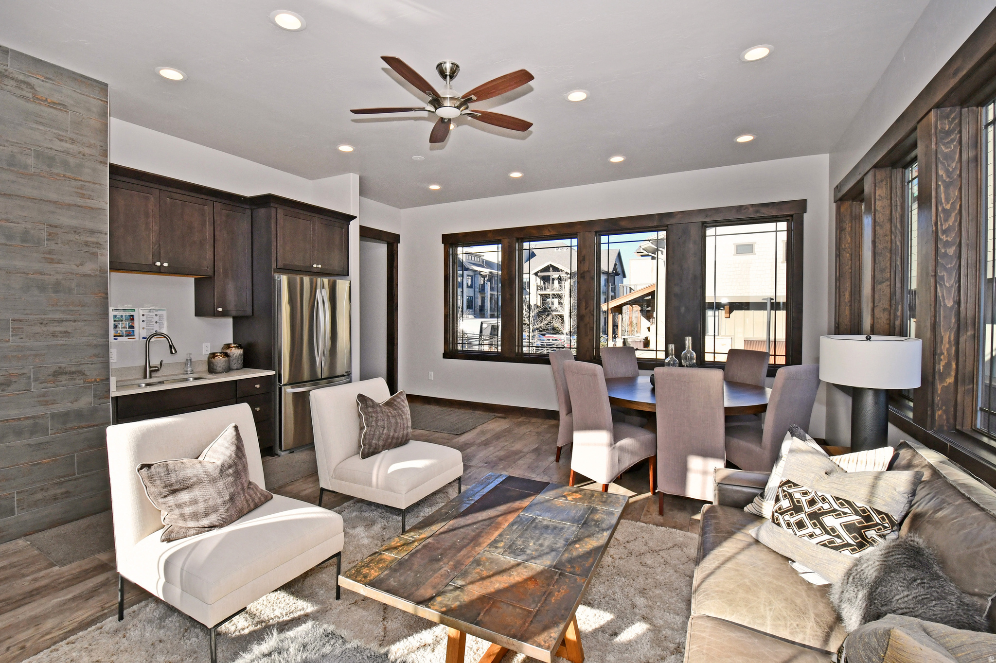 3793 BLACKSTONE DR 2H