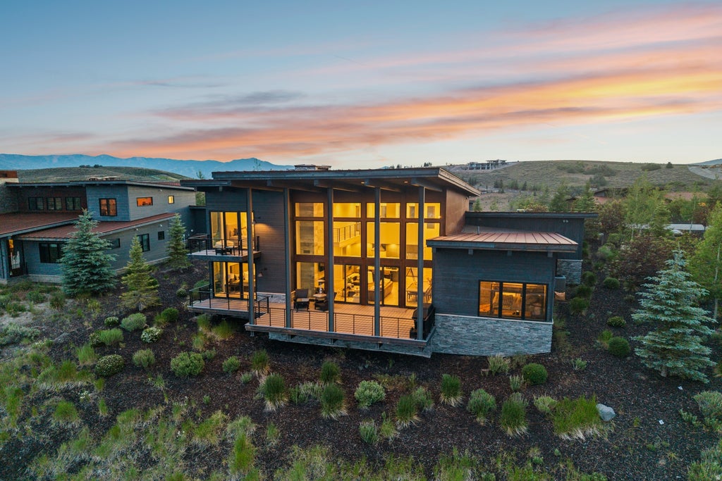 Photo of 6836 GOLDEN BEAR LOOP W, Park City, UT 84098 (MLS # 2167515)