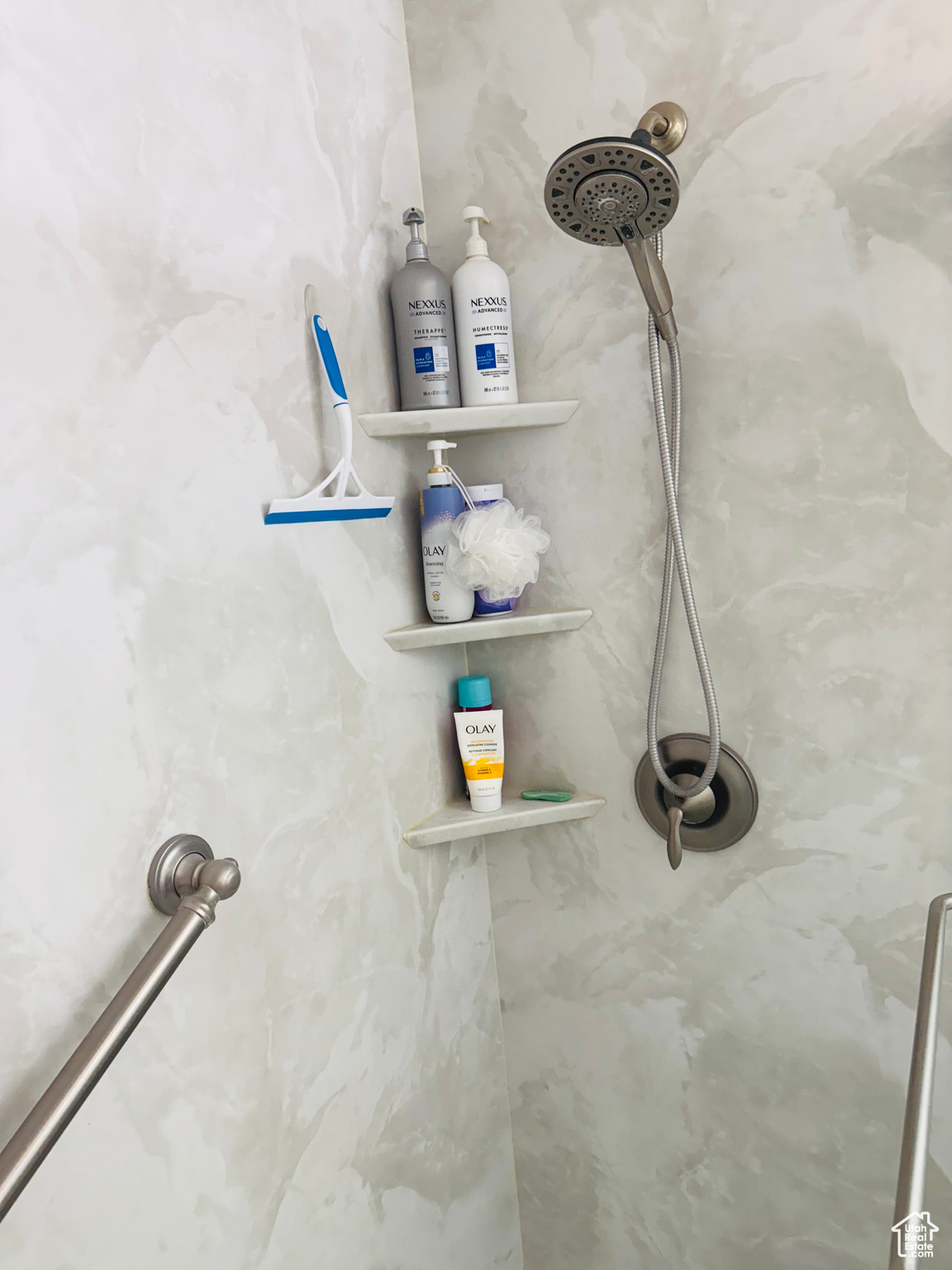 VILLAGE GREEN - Residential