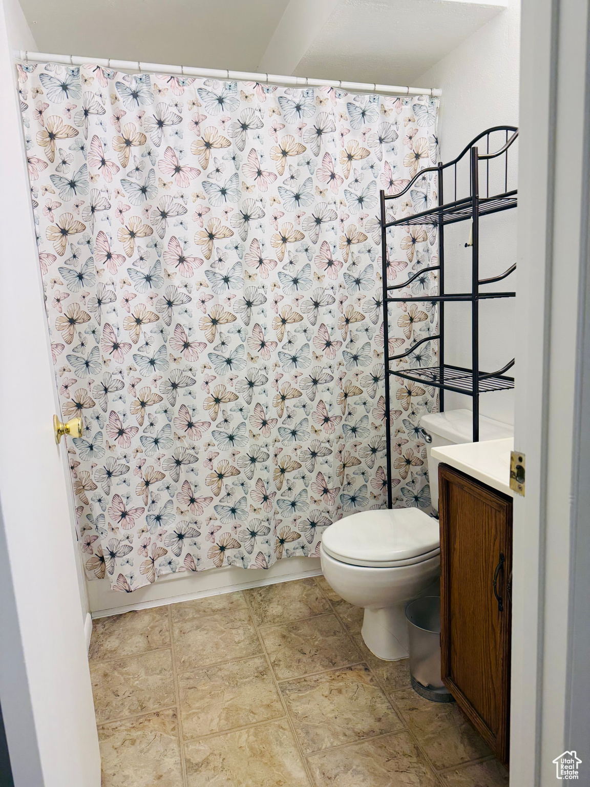 VILLAGE GREEN - Residential