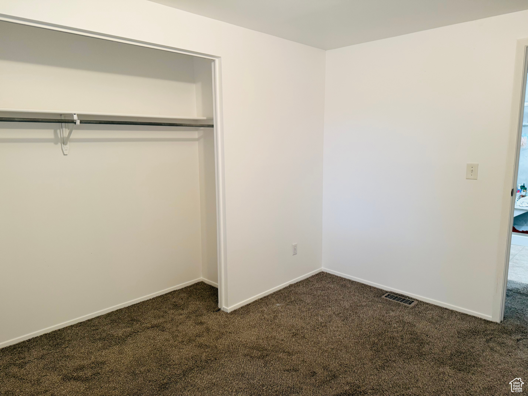 VILLAGE GREEN - Residential