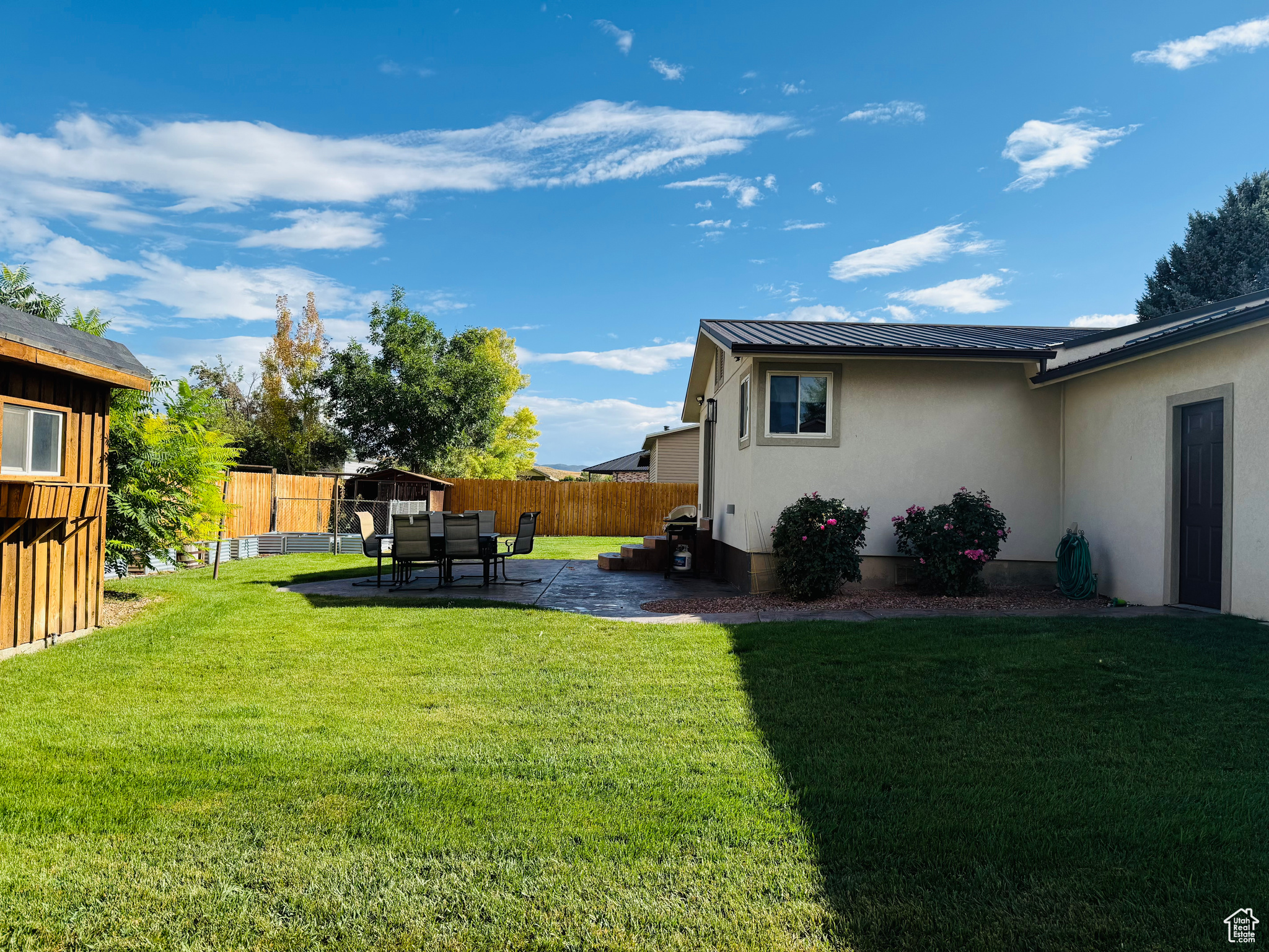 VILLAGE GREEN - Residential