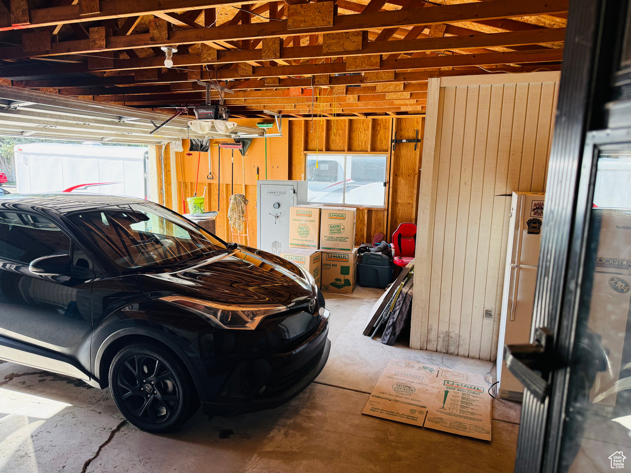 VILLAGE GREEN - Residential