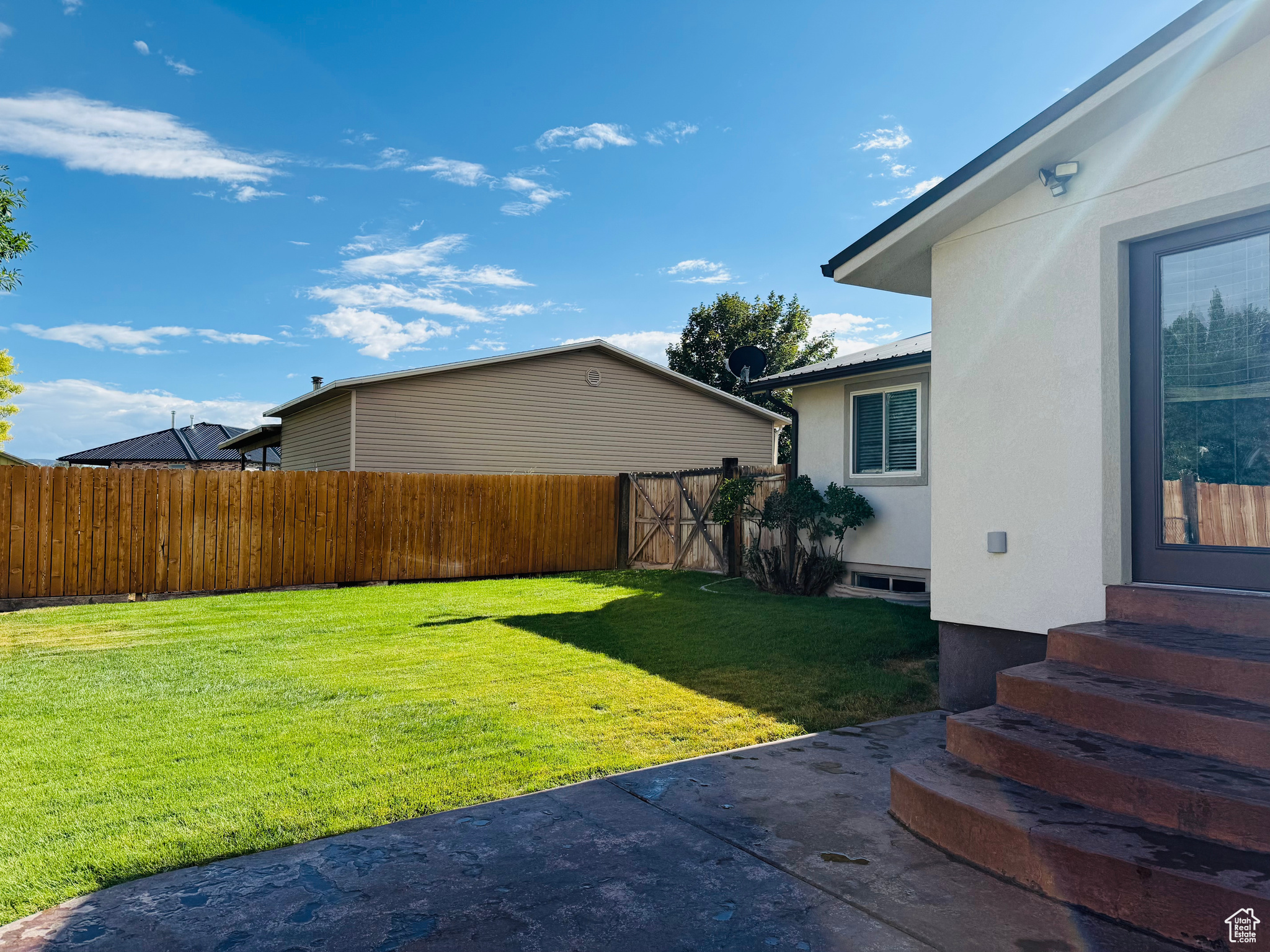 VILLAGE GREEN - Residential