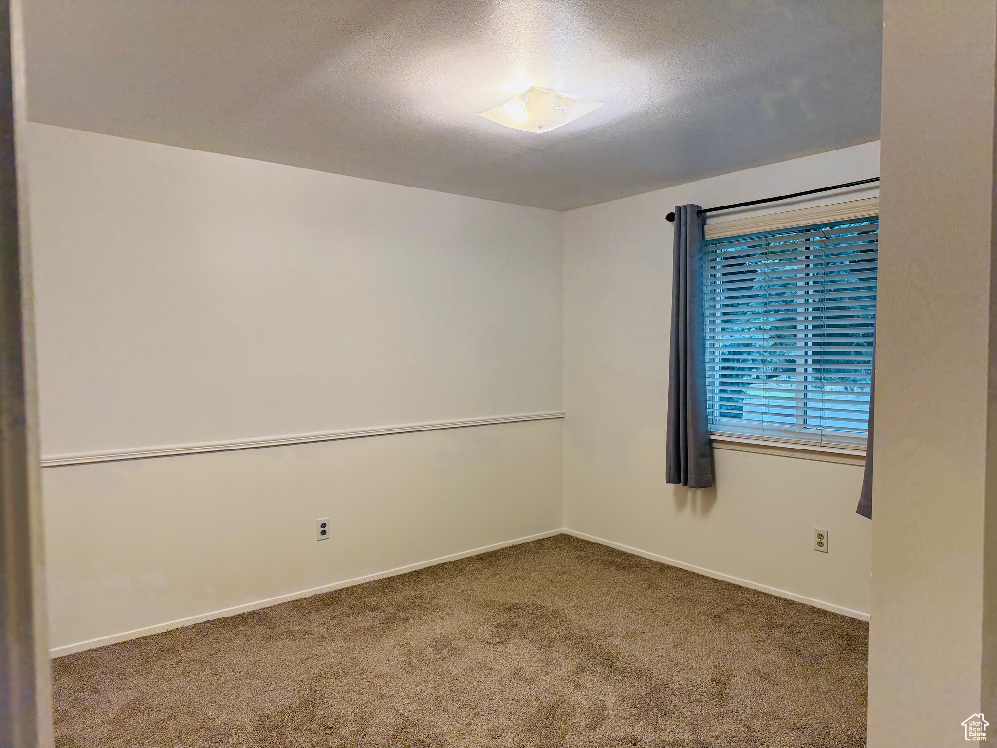 VILLAGE GREEN - Residential