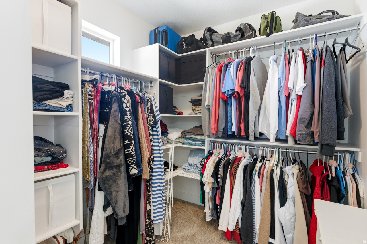 THE BENCHES - Residential