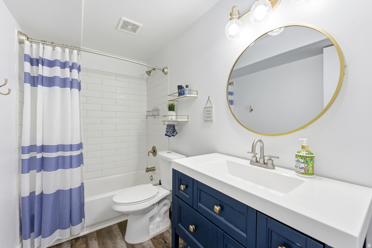 THE BENCHES - Residential