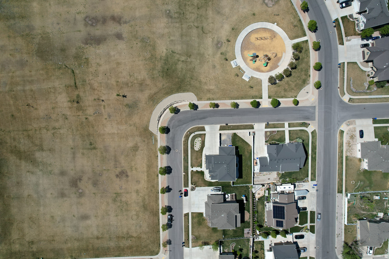 THE BENCHES - Residential