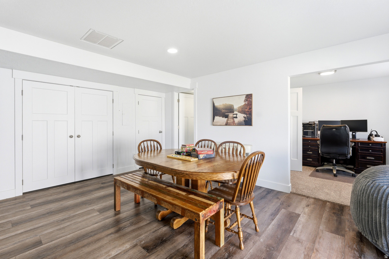 THE BENCHES - Residential