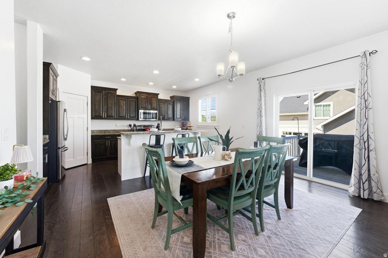 THE BENCHES - Residential