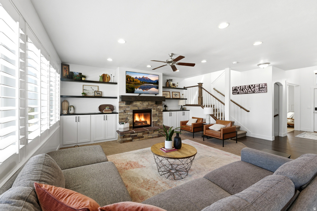 THE BENCHES - Residential