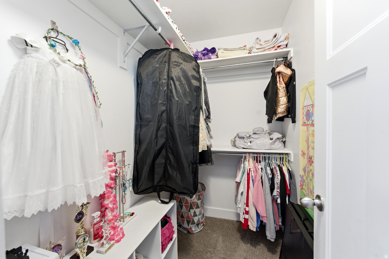 THE BENCHES - Residential