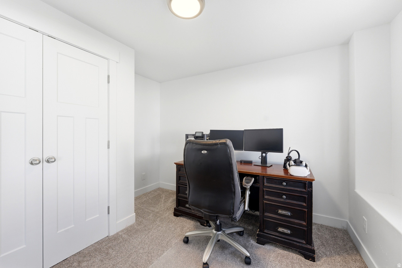 THE BENCHES - Residential