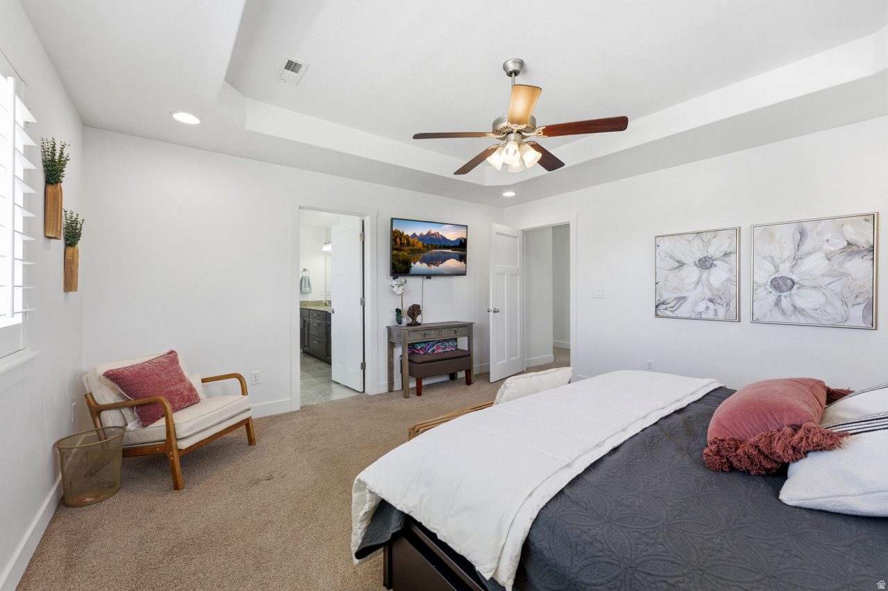 THE BENCHES - Residential