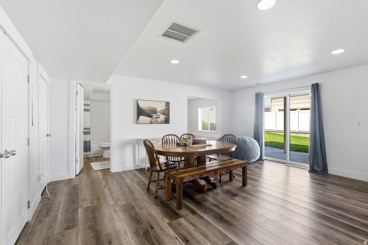 THE BENCHES - Residential