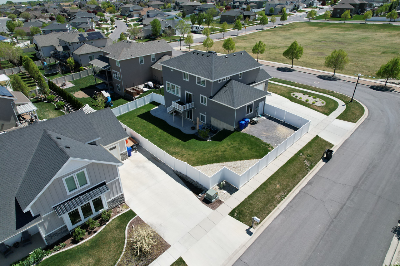 THE BENCHES - Residential