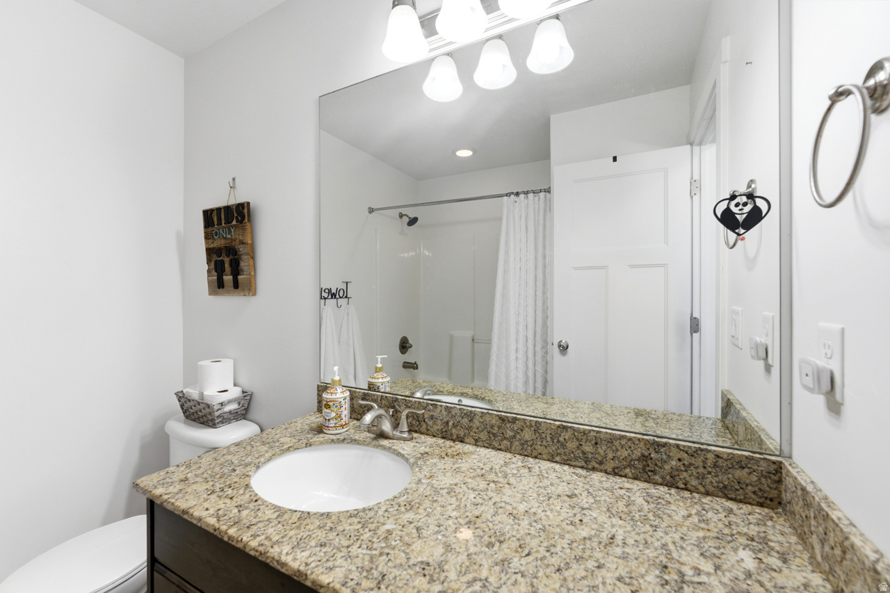 THE BENCHES - Residential