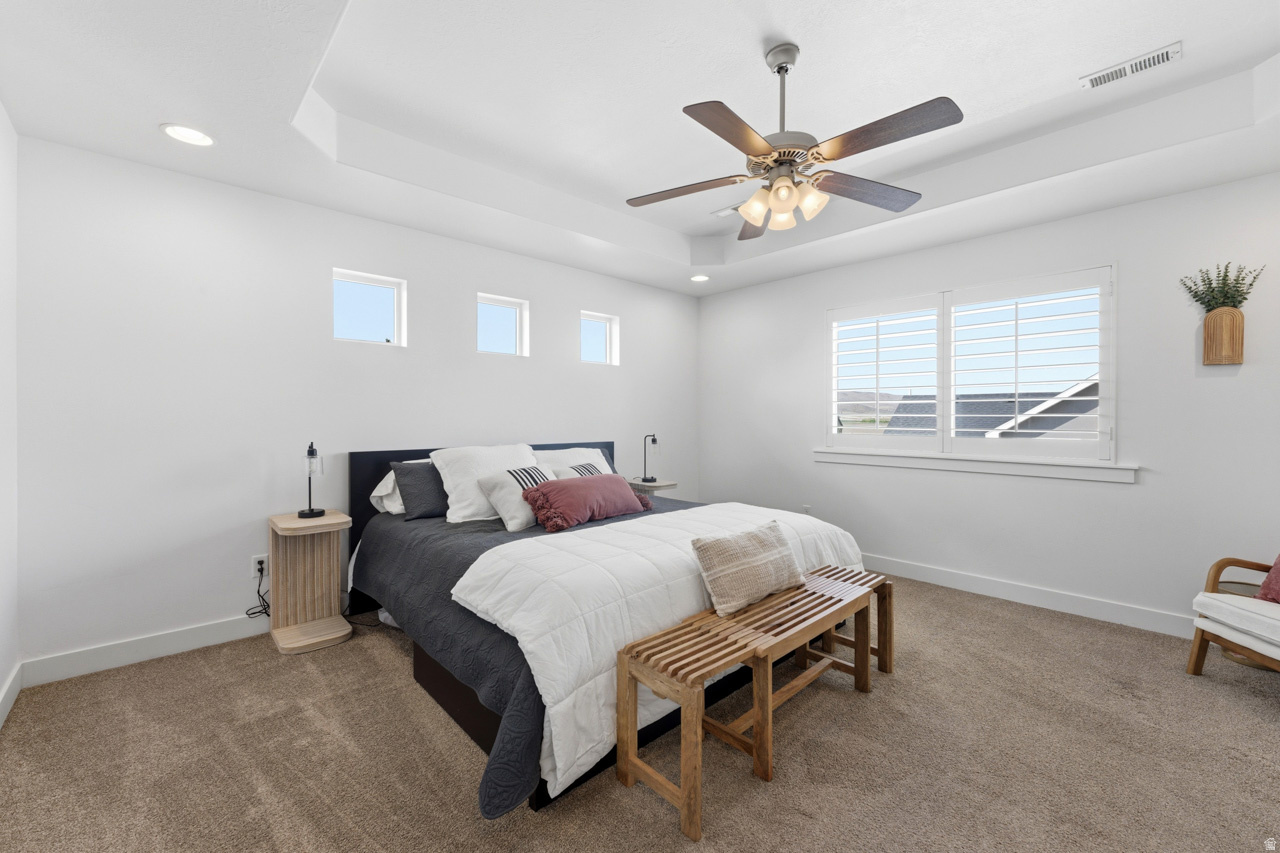 THE BENCHES - Residential