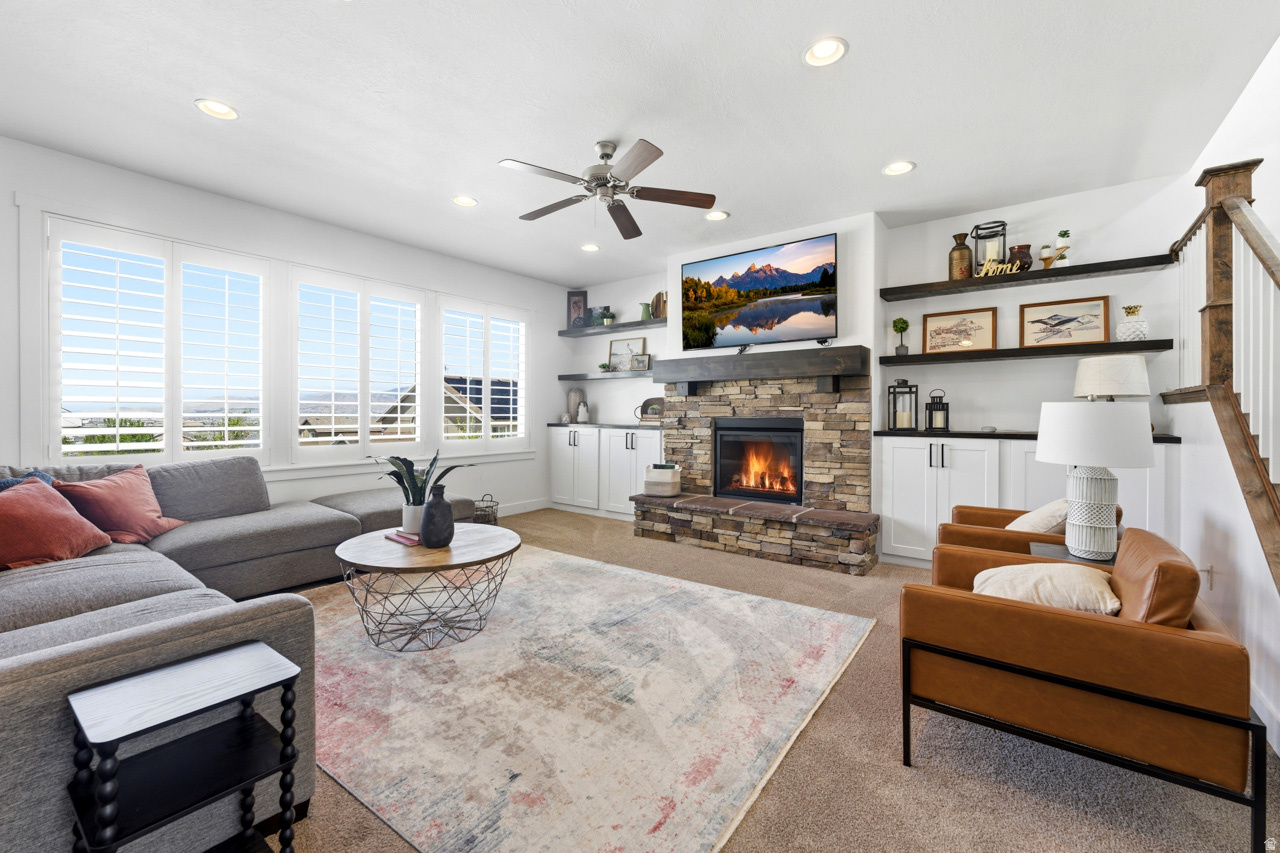 THE BENCHES - Residential