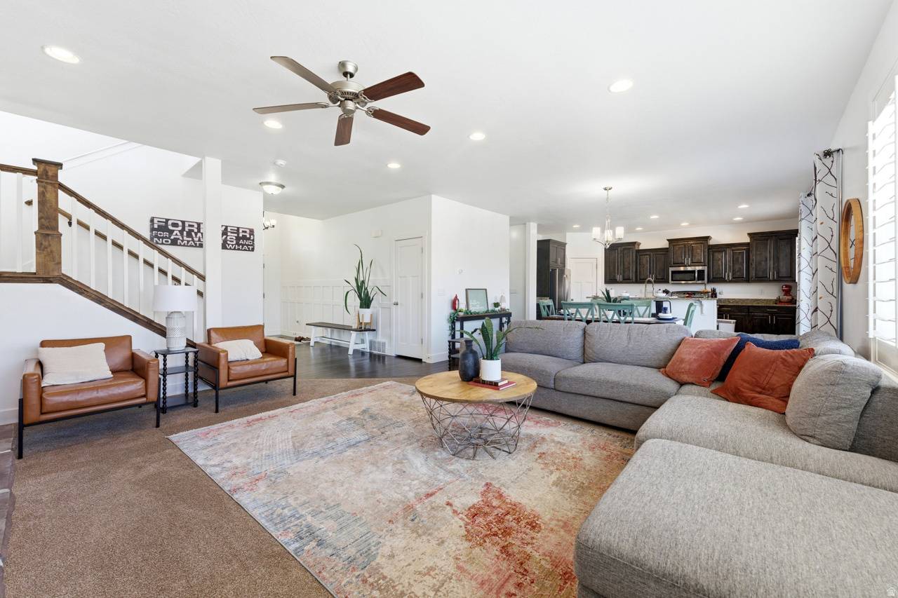 THE BENCHES - Residential