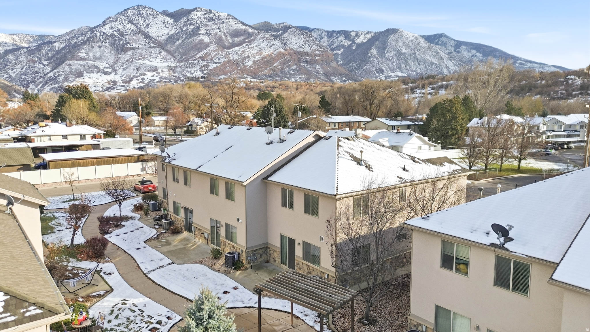 COURTYARD AT 1600 - Residential