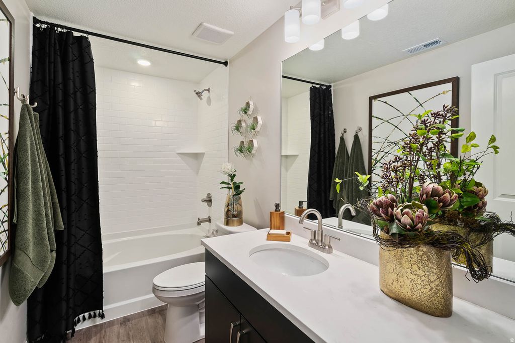 Photo of 6187 W FOLLY ISLAND WAY, South Jordan, UT 84009 (MLS # 2153146)