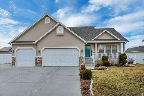 Photo of 5712 W PLUMBAGO AVE, Kearns, UT 84118 (MLS # 2128852)