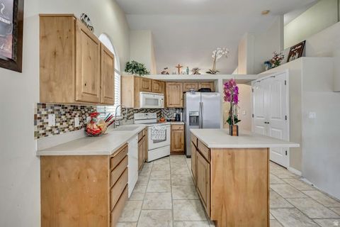 Tiny photo for 5712 W PLUMBAGO AVE, Kearns, UT 84118 (MLS # 2128852)