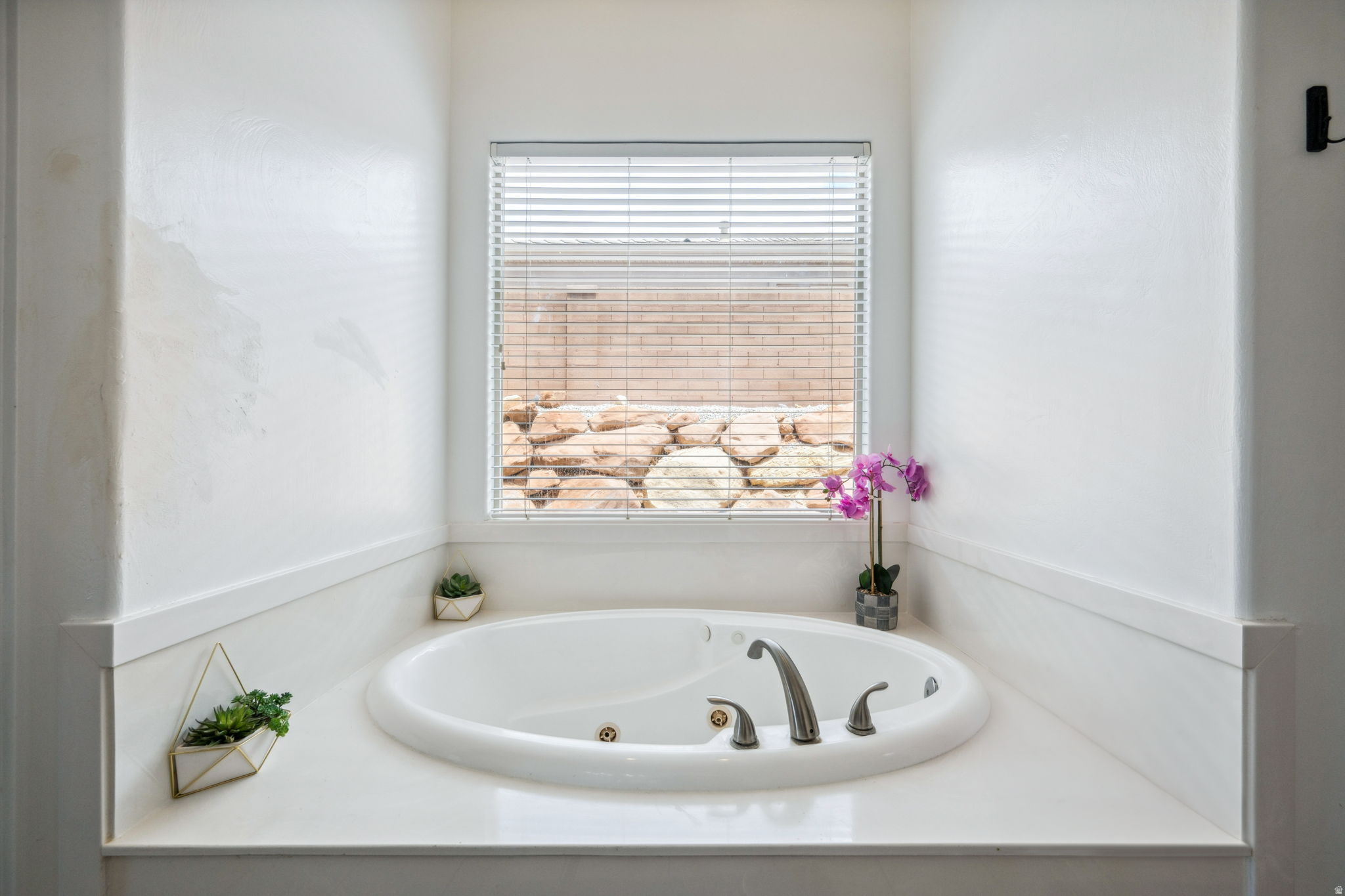 SAGE HOLLOW - Residential