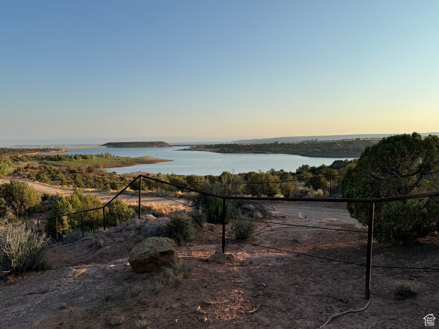 Option to Purchase 00-0034-0271 and 00-0034-0282 11 acres for $365,000