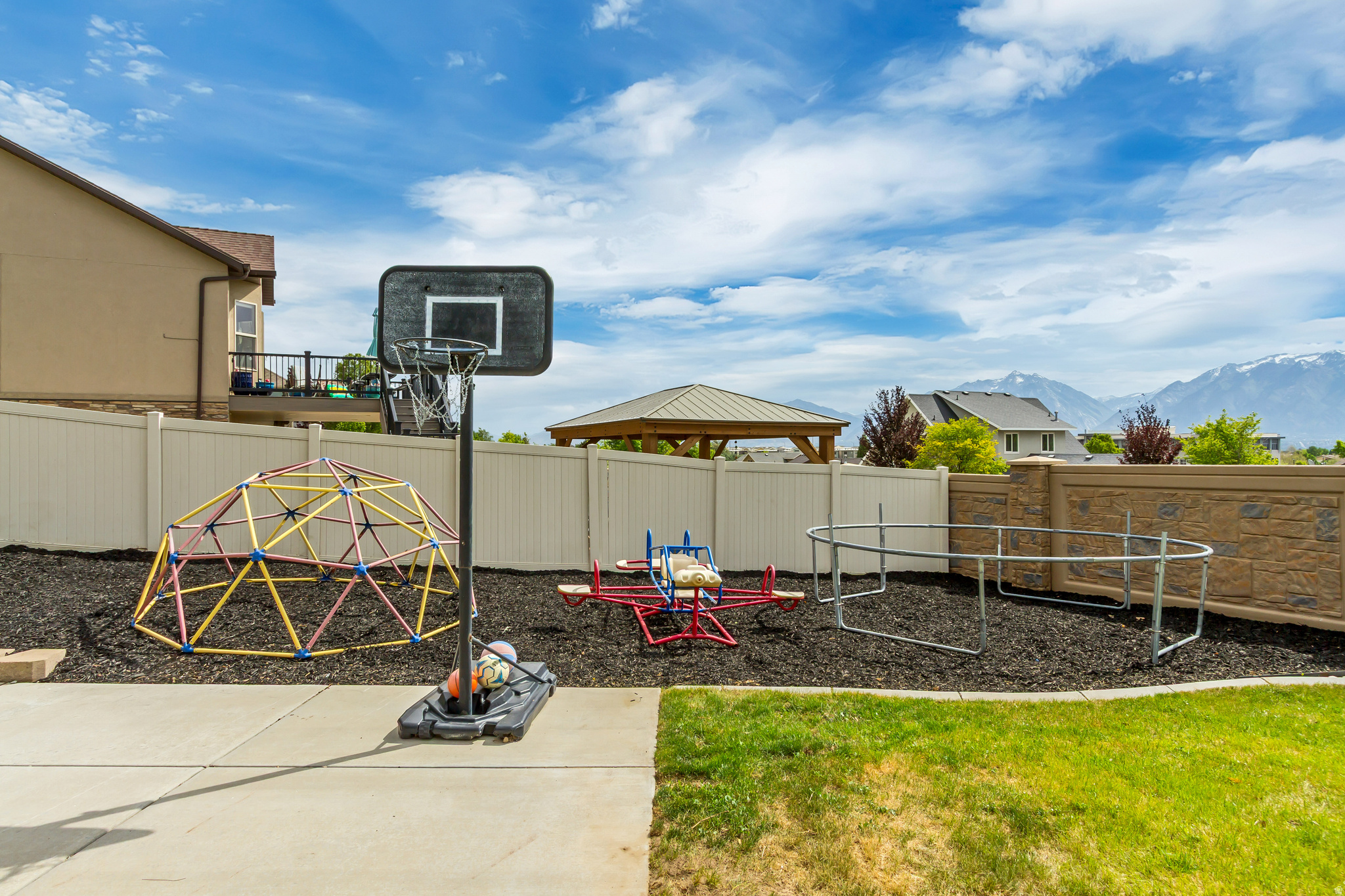 JORDAN HEIGHTS - Residential