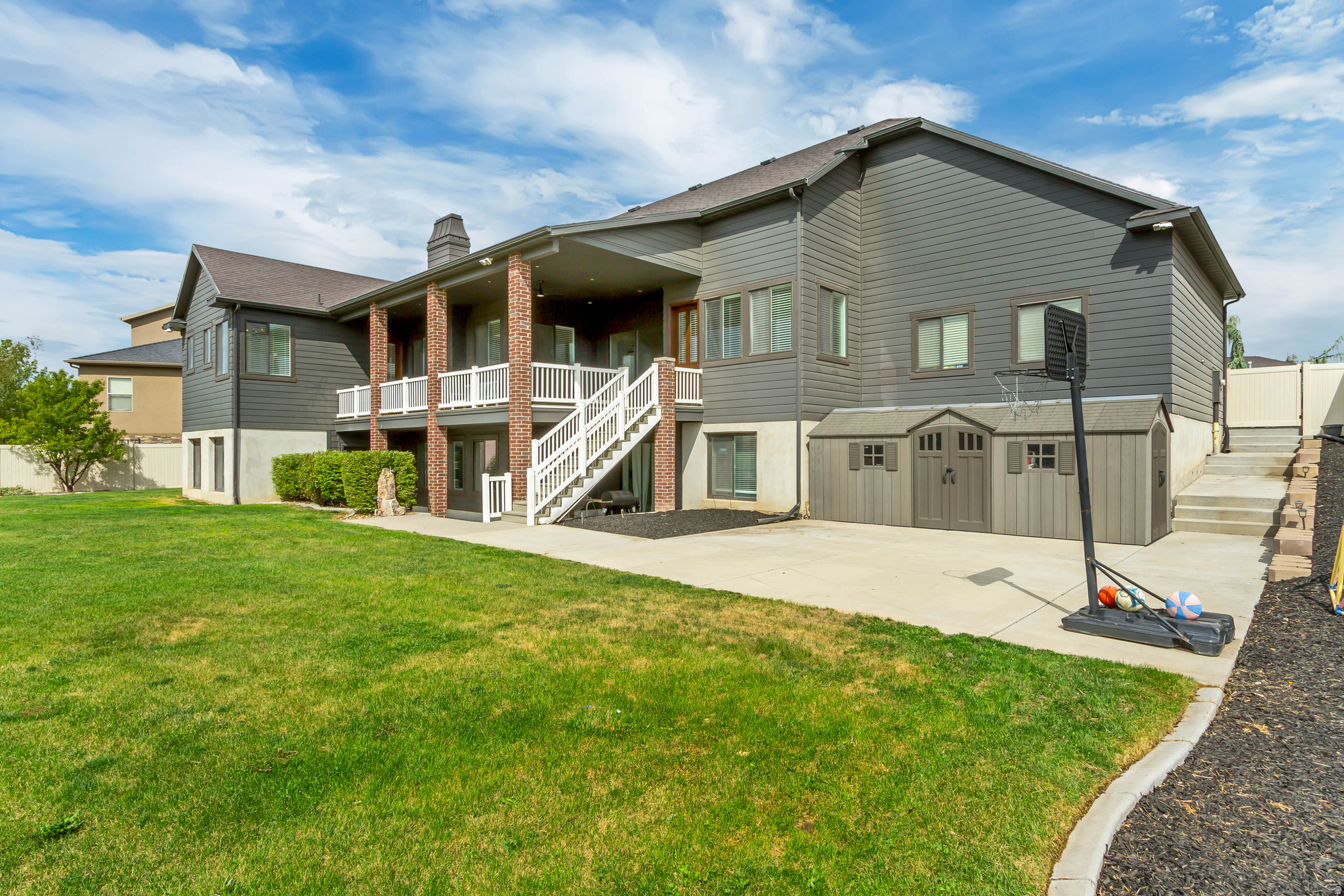 JORDAN HEIGHTS - Residential
