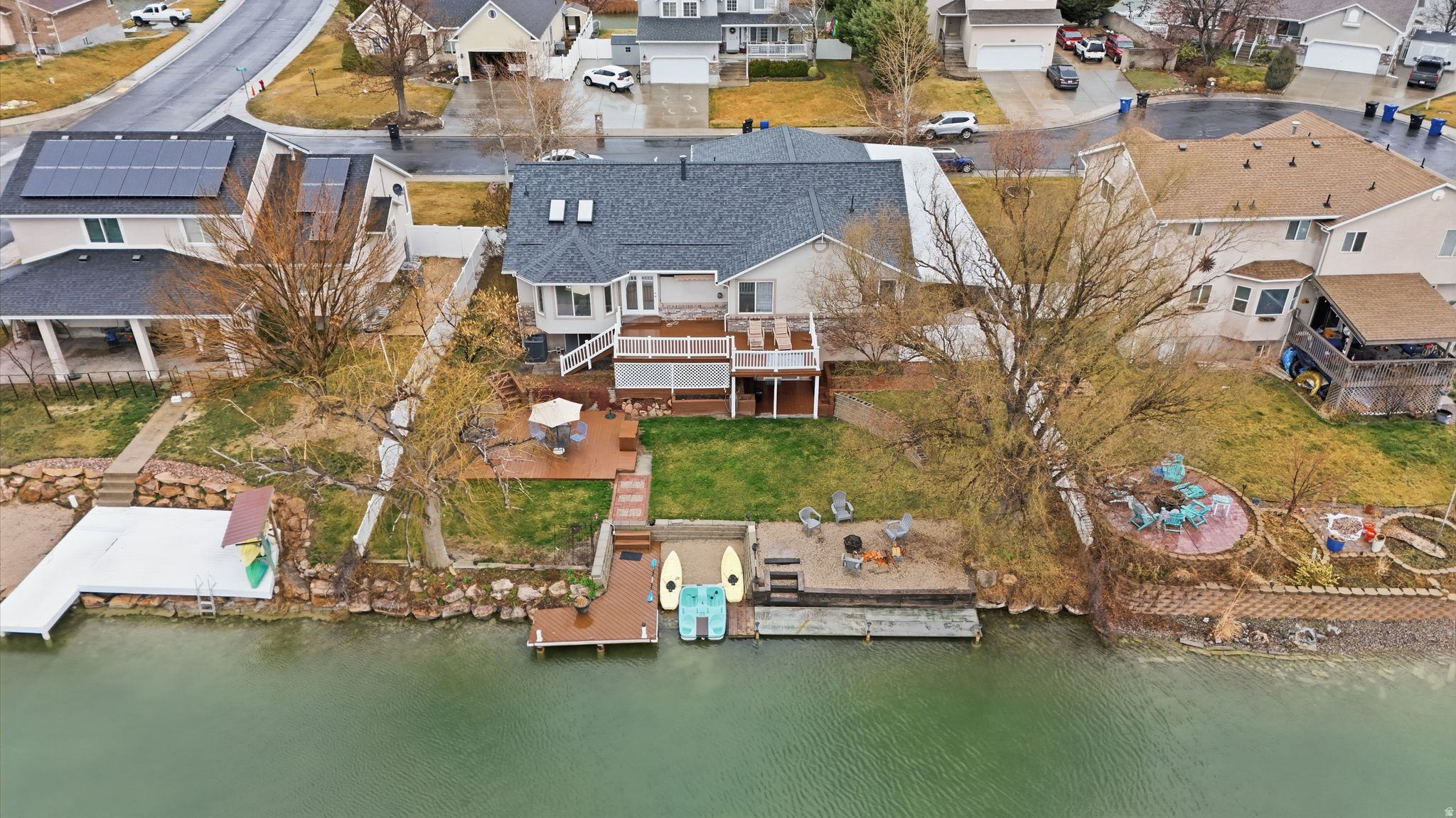 CAPTAINS ISLAND - Residential