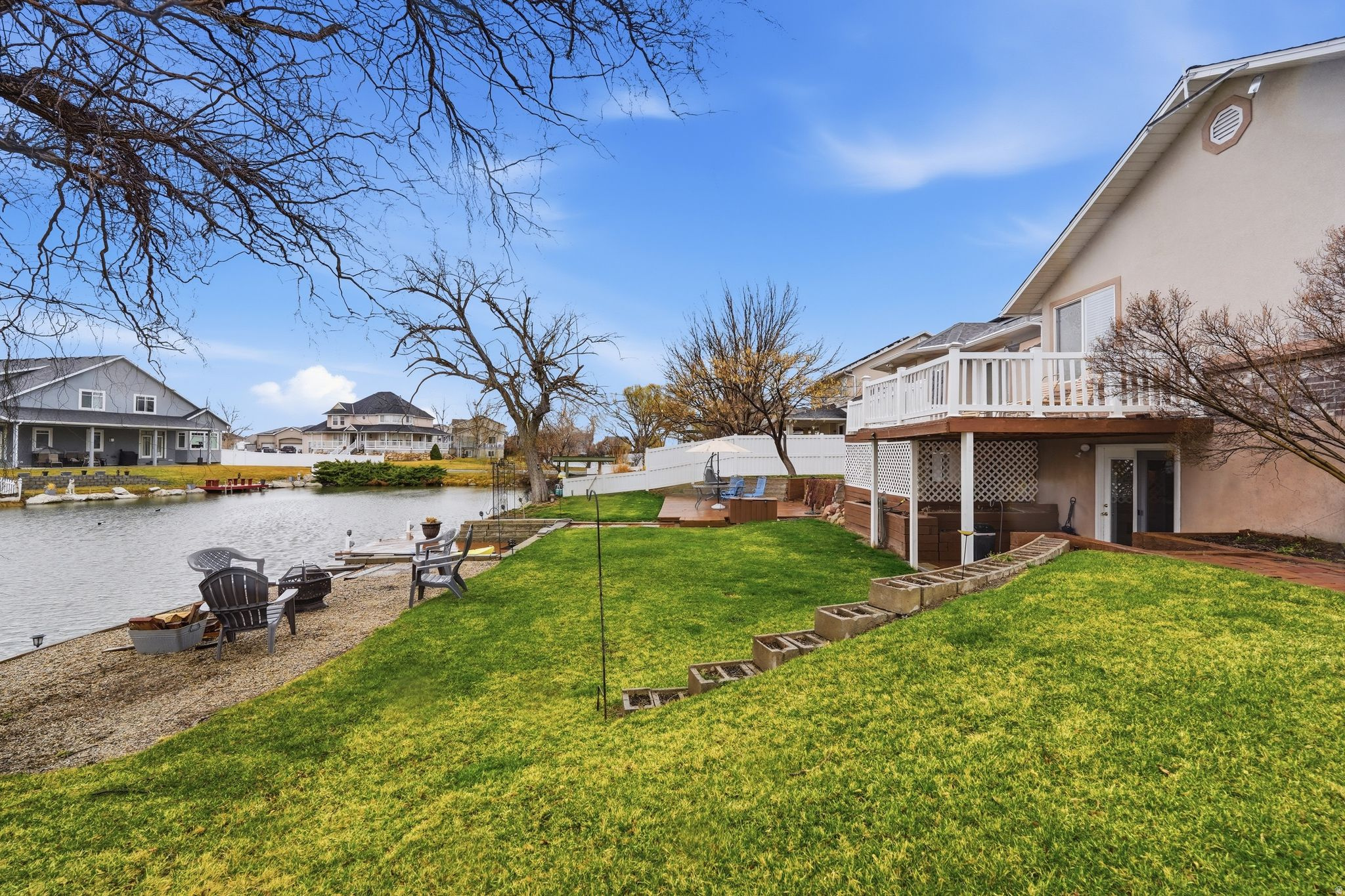 CAPTAINS ISLAND - Residential