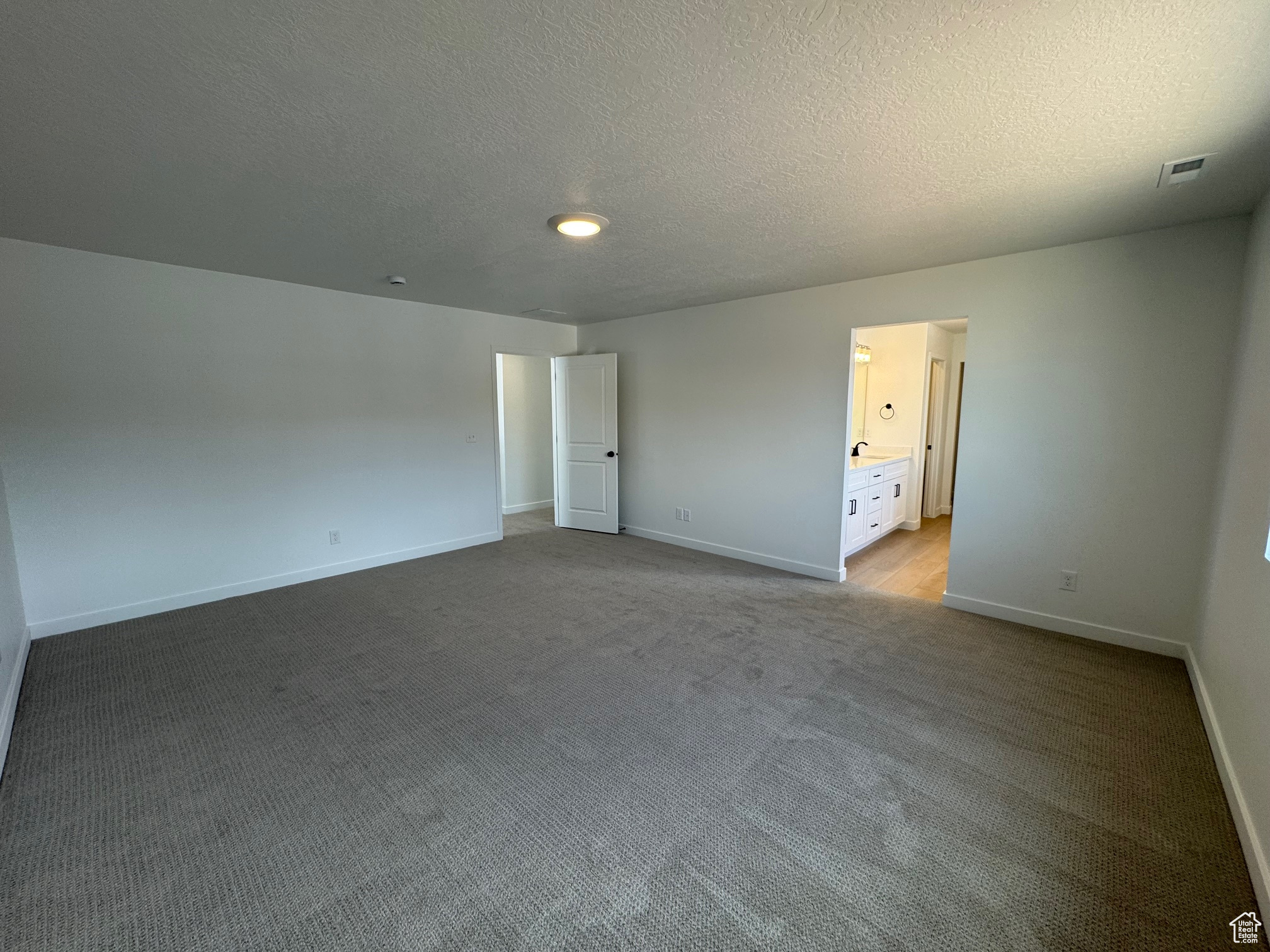 RIVERSIDE ESTATES - Residential