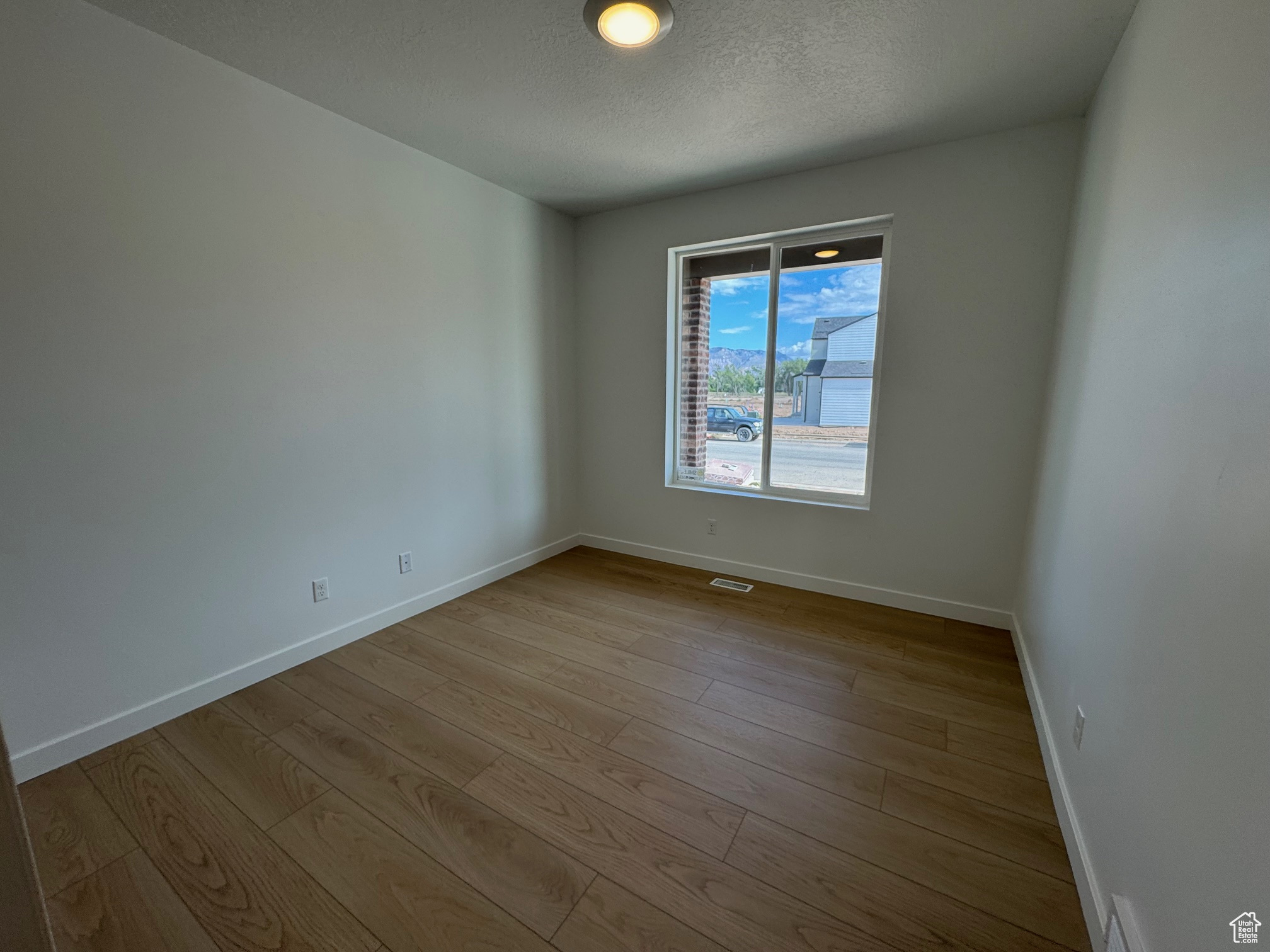 RIVERSIDE ESTATES - Residential