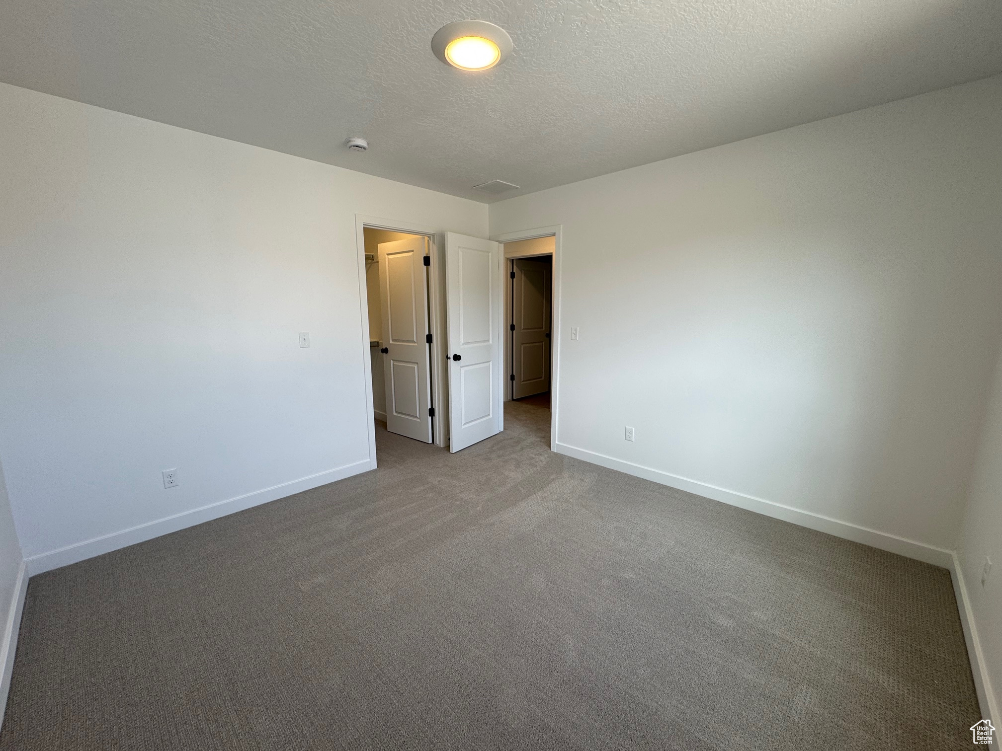 RIVERSIDE ESTATES - Residential