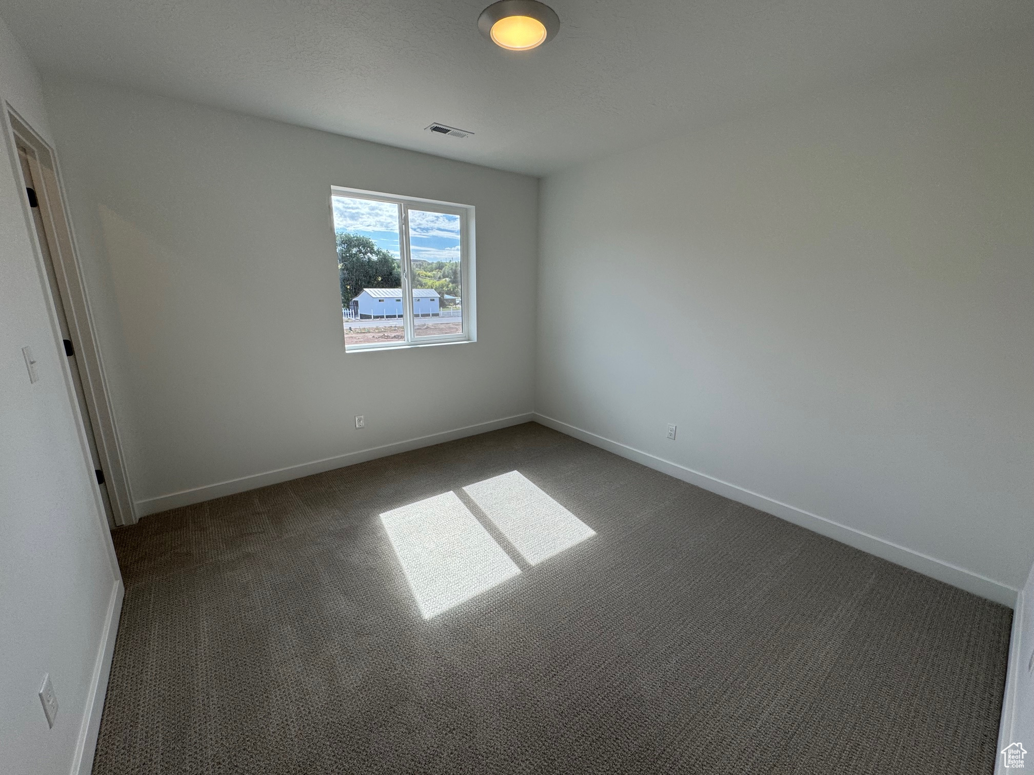 RIVERSIDE ESTATES - Residential