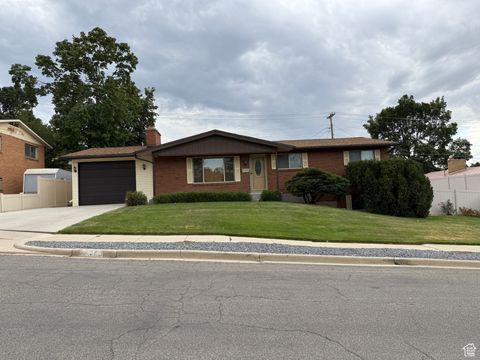 Photo of 522 E 1650 S, Bountiful, UT 84010 (MLS # 2114269)