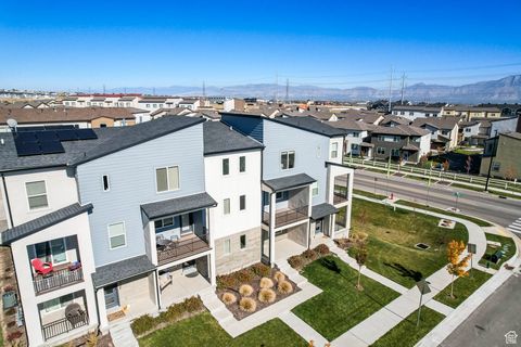 Tiny photo for 6006 W HIGHLANDBROOK DR, West Jordan, UT 84081 (MLS # 2119692)