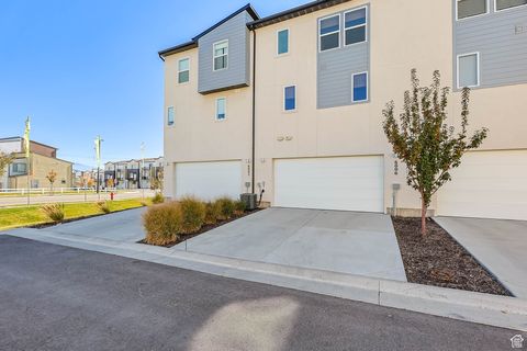 Tiny photo for 6006 W HIGHLANDBROOK DR, West Jordan, UT 84081 (MLS # 2119692)