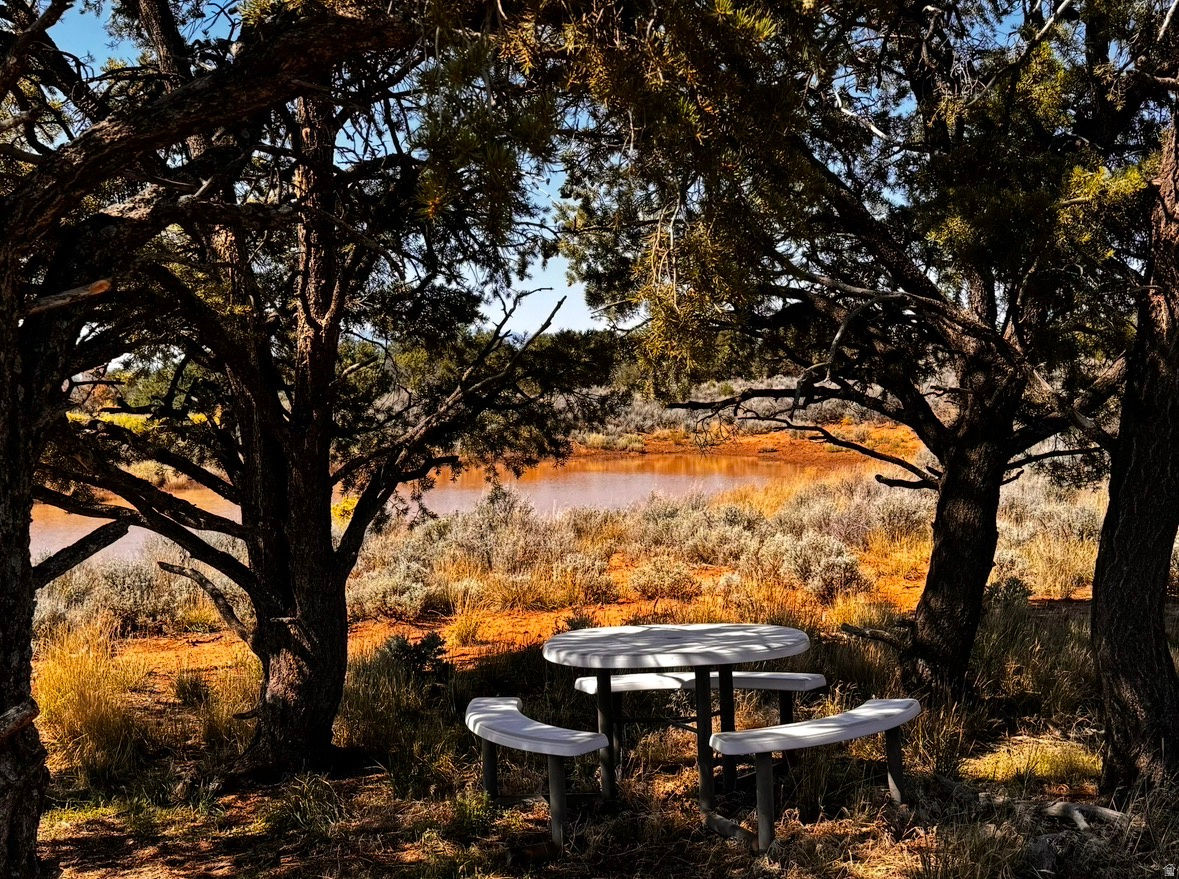 SUNRISE COUNTRY - Land