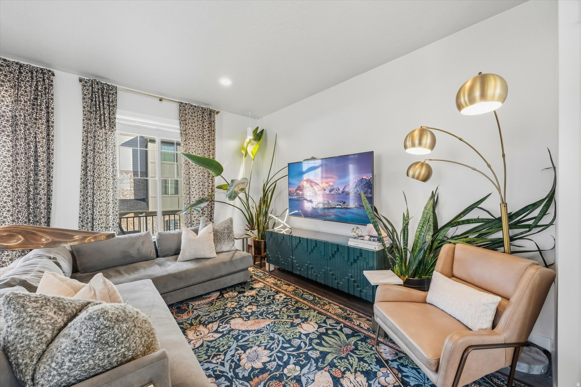 BRISTOL VILLAGE - Residential