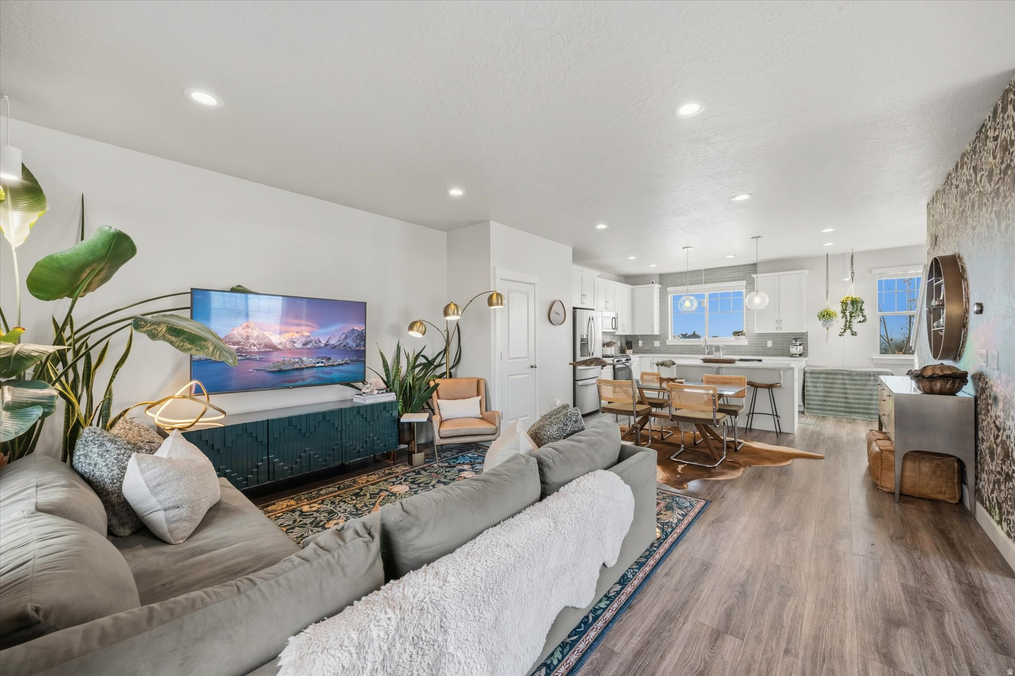 BRISTOL VILLAGE - Residential