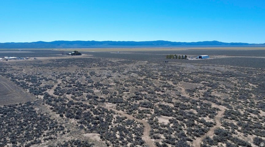 ESCALANTE VALLEY - Land