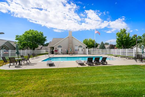 Tiny photo for 4732 W VILLA VIEW DR S #UNIT D, West Valley City, UT 84120 (MLS # 2169573)