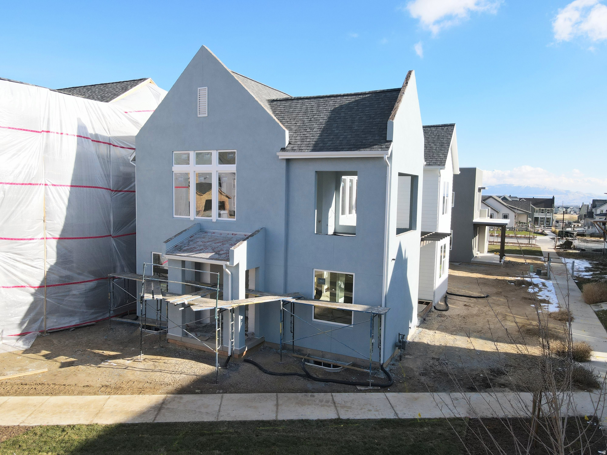 DAYBREAK - Residential