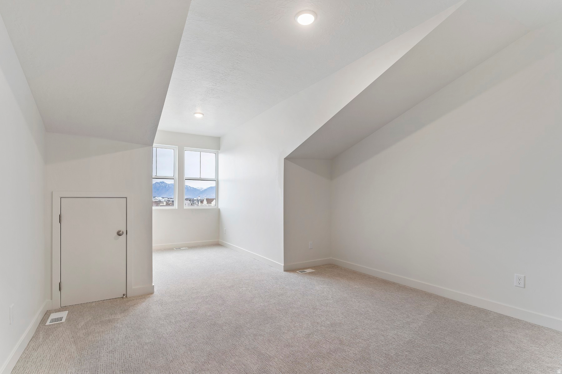 DAYBREAK - Residential