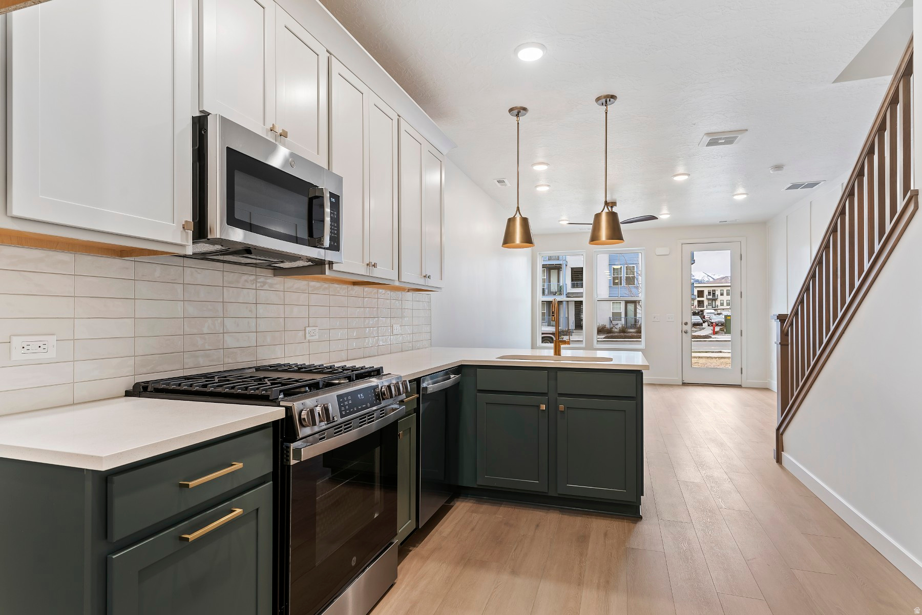 DAYBREAK - Residential